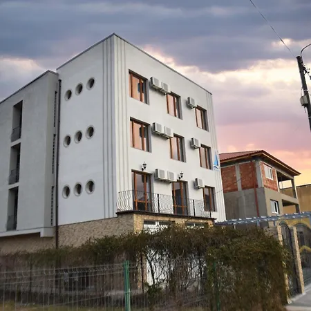 Nautica Guest house 3*