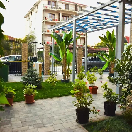 Nautica Guest house 3*