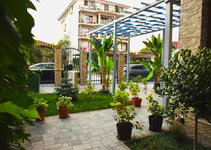 Nautica Πανσιόν 3*