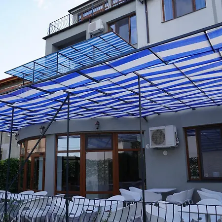 Nautica كوستِنيست