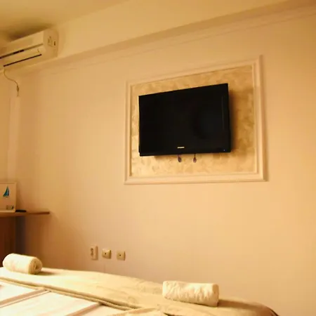 Nautica Guest house 3*