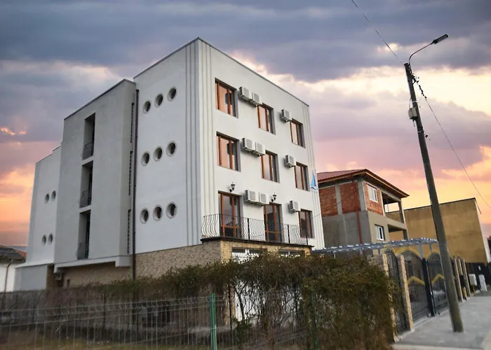 Nautica Guest house 3*